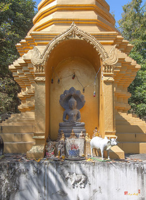 Wat Pongnoi Phra Chedi Buddha Image Niche (DTHCM2422)