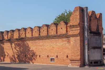 Ancient Chiang Mai Wall Tha Phae Gate (DTHCM2508)