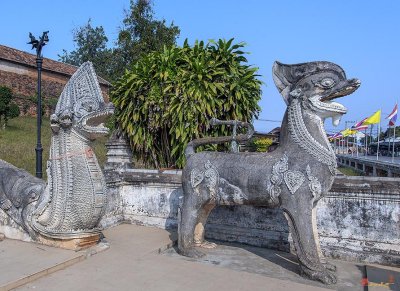 Wat Phra That Lampang Luang Temple Stairway Guardians (DTHLA0029)