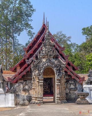 Wat Lai Hin Luang Gate to Temple Compound and Phra Wihan (DTHLA0111)