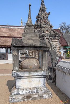 Wat Lai Hin Luang Boundary Stone (DTHLA0119)