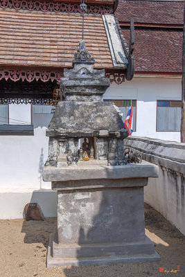 Wat Lai Hin Luang Spirit House (DTHLA0120)