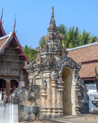 Wat Lai Hin Luang Gate to Temple Compound (DTHLA0121)