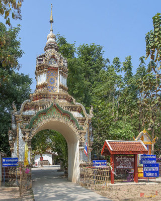 Wat Pa Chai Mongkhon Temple Gate (DTHLA0132)