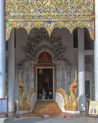 Wat Chedi Luang Phra Wihan Entrance (DTHCM2530)