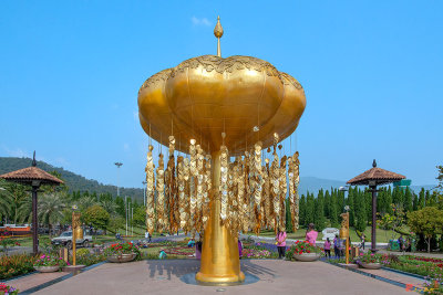 Royal Park Rajapruek Golden Sculpture (DTHCM2579)