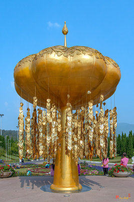 Royal Park Rajapruek Golden Sculpture (DTHCM2580)