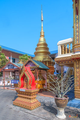 Wat Chai Mongkon Phra Ubosot Boundary Stone and  Phra Chedi (DTHLU0401)