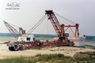 AMAX Coal Company Bucyrus Erie 3270W (Ayrshire Mine)