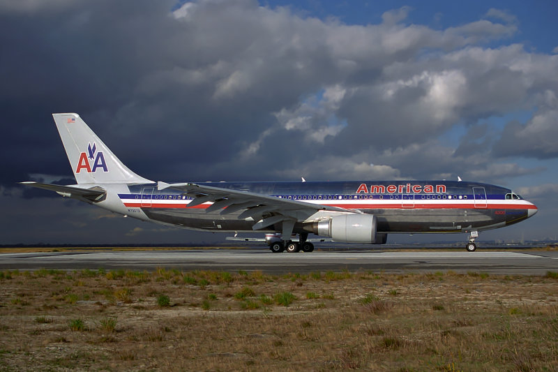 AMERICAN AIRBUS A300 600R JFK RF 1080 31.jpg