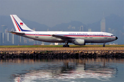 CHINA AIRLINES AIRBUS A300 HKG RF 965 10.jpg