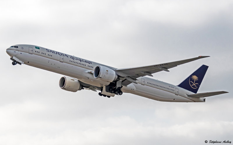 Boeing 777-368(ER) Saudi Arabian Airlines HZ-AK44
