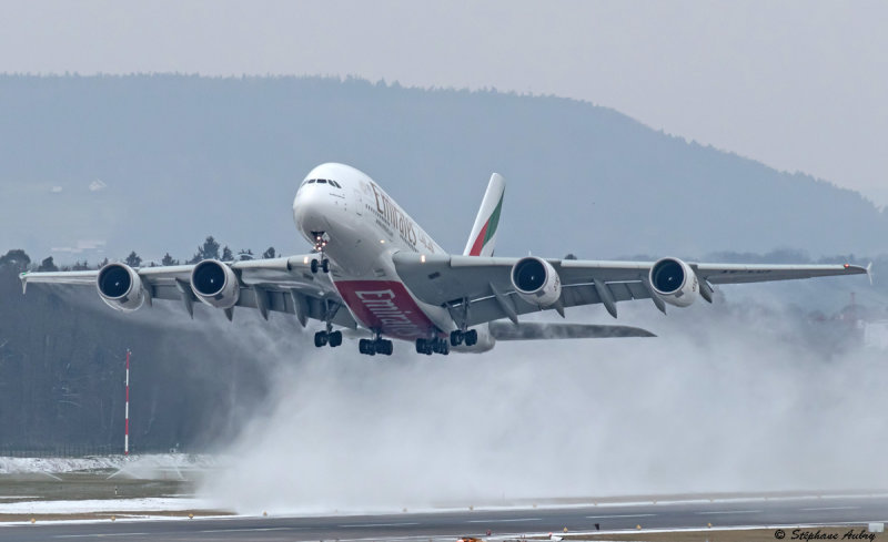 Airbus A380-861