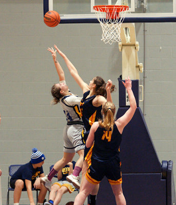 Queen's vs Laurentian 06104 copy.jpg
