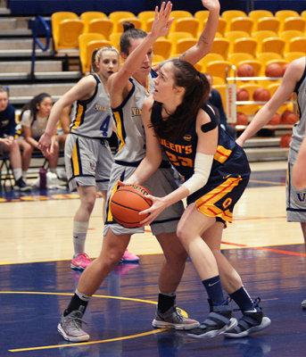 Queen's vs Laurentian 06120 copy.jpg