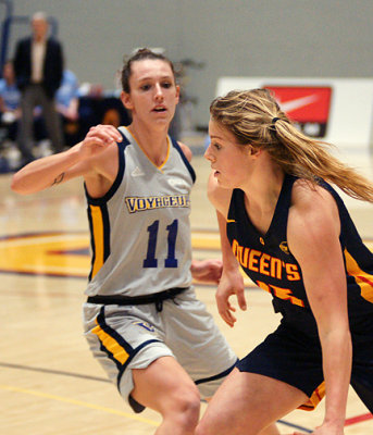 Queen's vs Laurentian 06124 copy.jpg