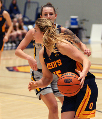 Queen's vs Laurentian 06125 copy.jpg