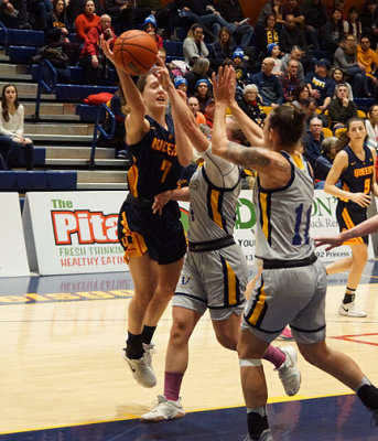 Queen's vs Laurentian 02368 copy.jpg