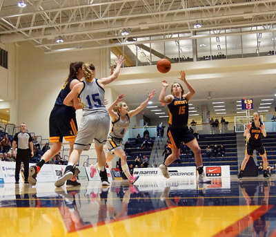 Queen's vs Laurentian 02398 copy.jpg