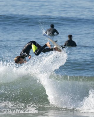 Surfers_12519_24_Flipping_CC_AI_w.jpg