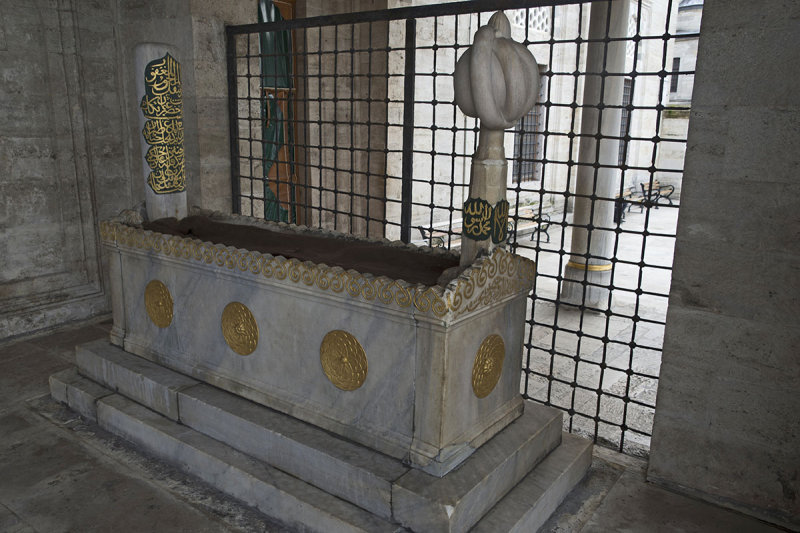 Istanbul Mihrimah Sultan Mosque Uskudar dec 2018 9527.jpg