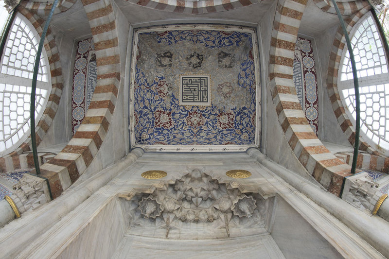 Istanbul Murad III Mausoleum dec 2018 0256.jpg