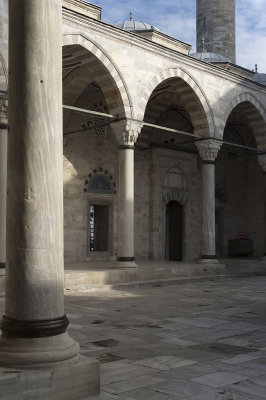 Istanbul Yavuz Selim Sultan Mosque dec 2018 9476.jpg