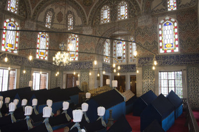 Istanbul Sultan Ahmet Mausoleum dec 2018 9572.jpg