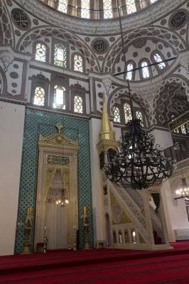Istanbul Yeni Valide Mosque dec 2018 9539.jpg
