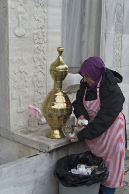 Istanbul Sultan Ahmed III fountain dec 2018 0315.jpg