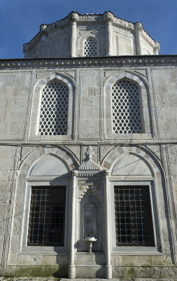 Istanbul Nakkash Hasan Pasha Mausoleum dec 2018 9396.jpg