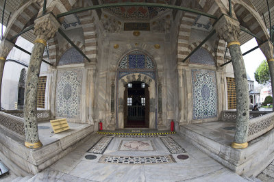 Istanbul Selim II mausoleum dec 2018 0243.jpg
