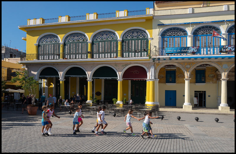 Children at Havana old square