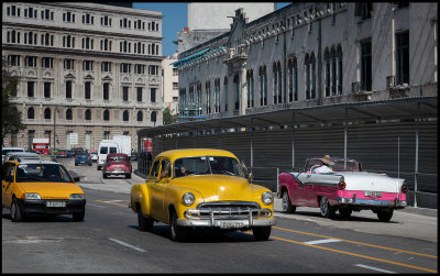 Cars on Av San Pedro