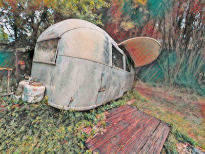 Flying saucer crashed into Air Stream trailer!