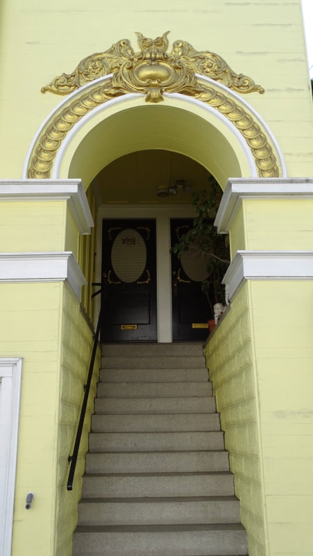 Vallejo Street Entryway