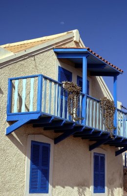 Casa Azul, Lua Atras