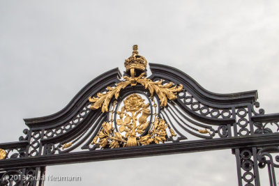 Gate