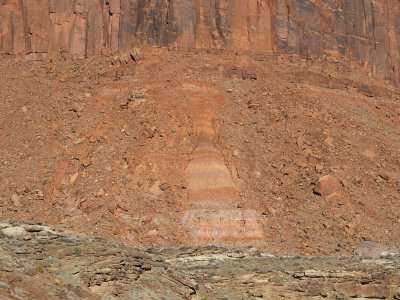 Leaving Canyonlands NP - Layering of rock through the debris field