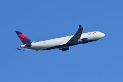 Delta Airbus A330-300 N807NW