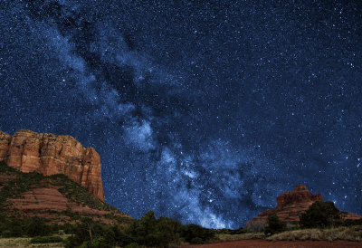 The_Milky_Way_and_Bell_Rock_1570.jpg