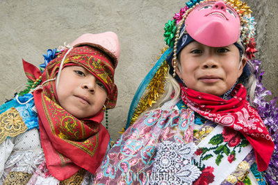 2 Cúrpite dancers