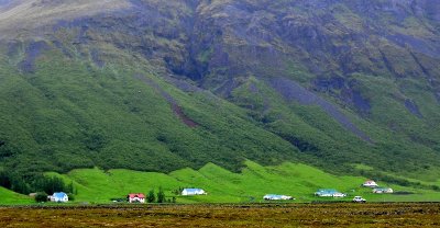 Houses along Svinafellsfjall Mountain, Svinafell, Iceland 562 