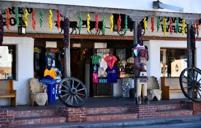 Covered Wagon gift shop, Old Town Albuquerque, New Mexico 131  