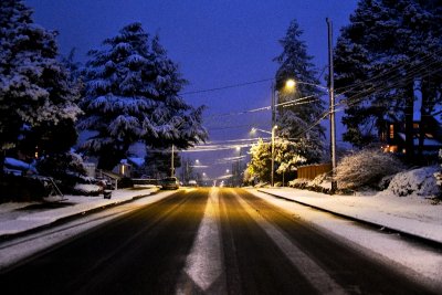 Fresh snow on California Ave SW in West Seattle 049 