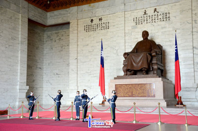 Changing Guard at Chiang Kai-shek Memorial Hall