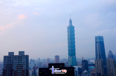 Taipei 101 from Elephant Mountain (Xiangshan)