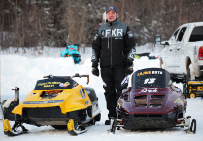 Tommy et ses motoneiges de course