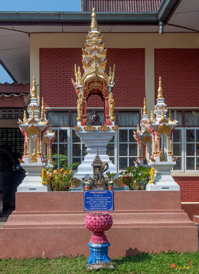 Wat Tha Ton Ngui Phra Upakut Thera Chao Shrine (DTHLU0555)