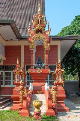 Wat Tha Ton Ngui Monk Shrine (DTHLU0556)